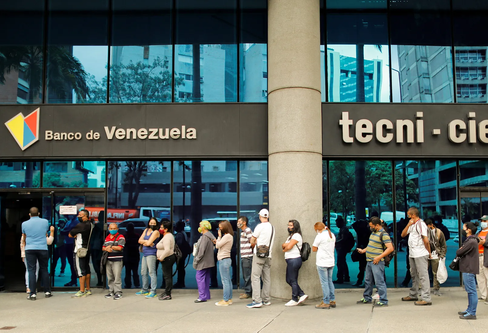 2021 03 16 T205231 Z 484732055 R C2 Kc M9 Xtw L6 Rtrmadp 3 Venezuela Economy Bills Scaled 1.jpg