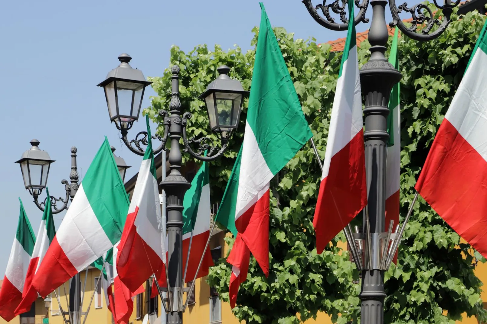 Italian Flags.jpg