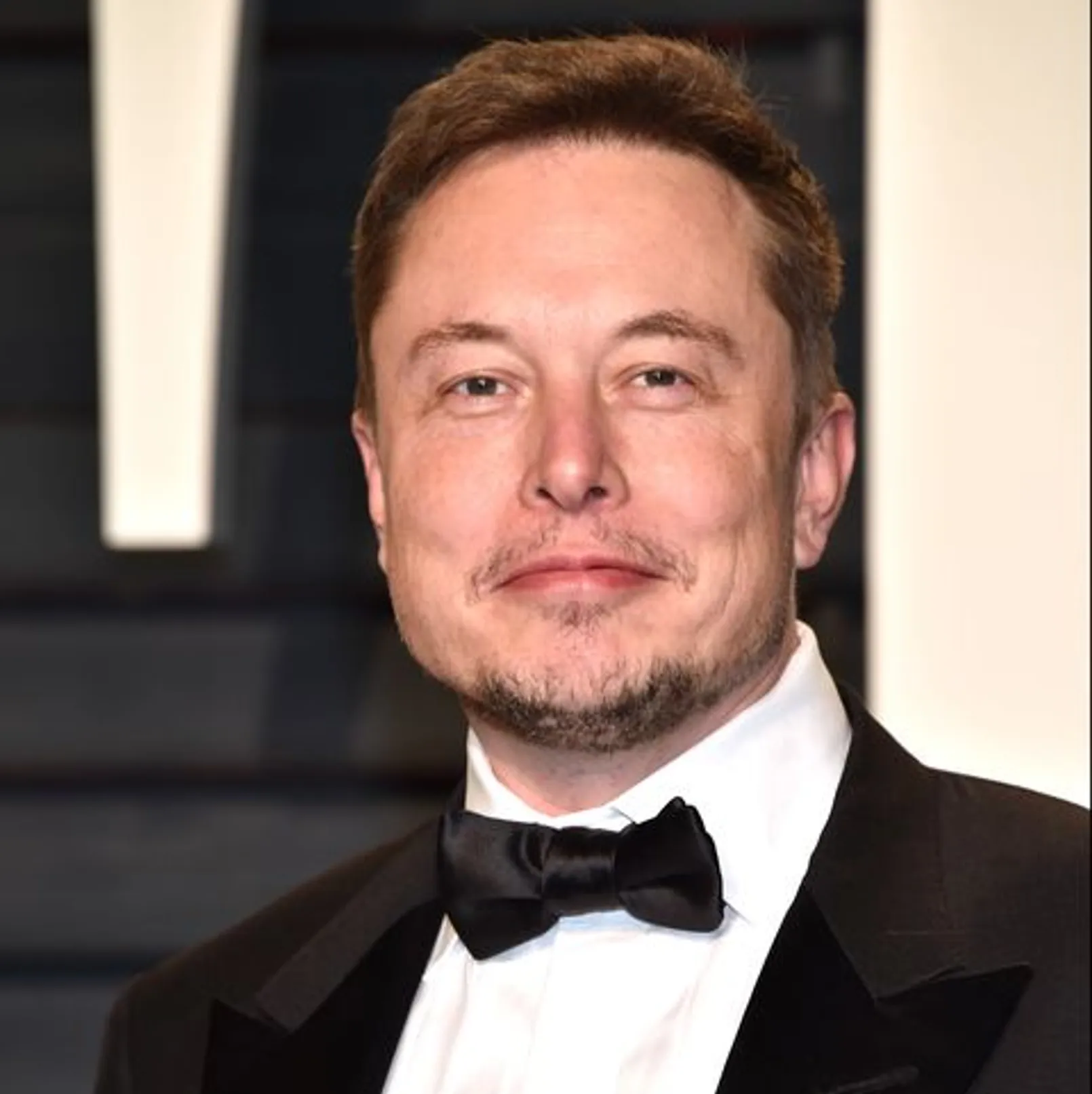Spacex Ceo Elon Musk Attends the 2017 Vanity Fair Oscar News Photo 1574694599.jpg