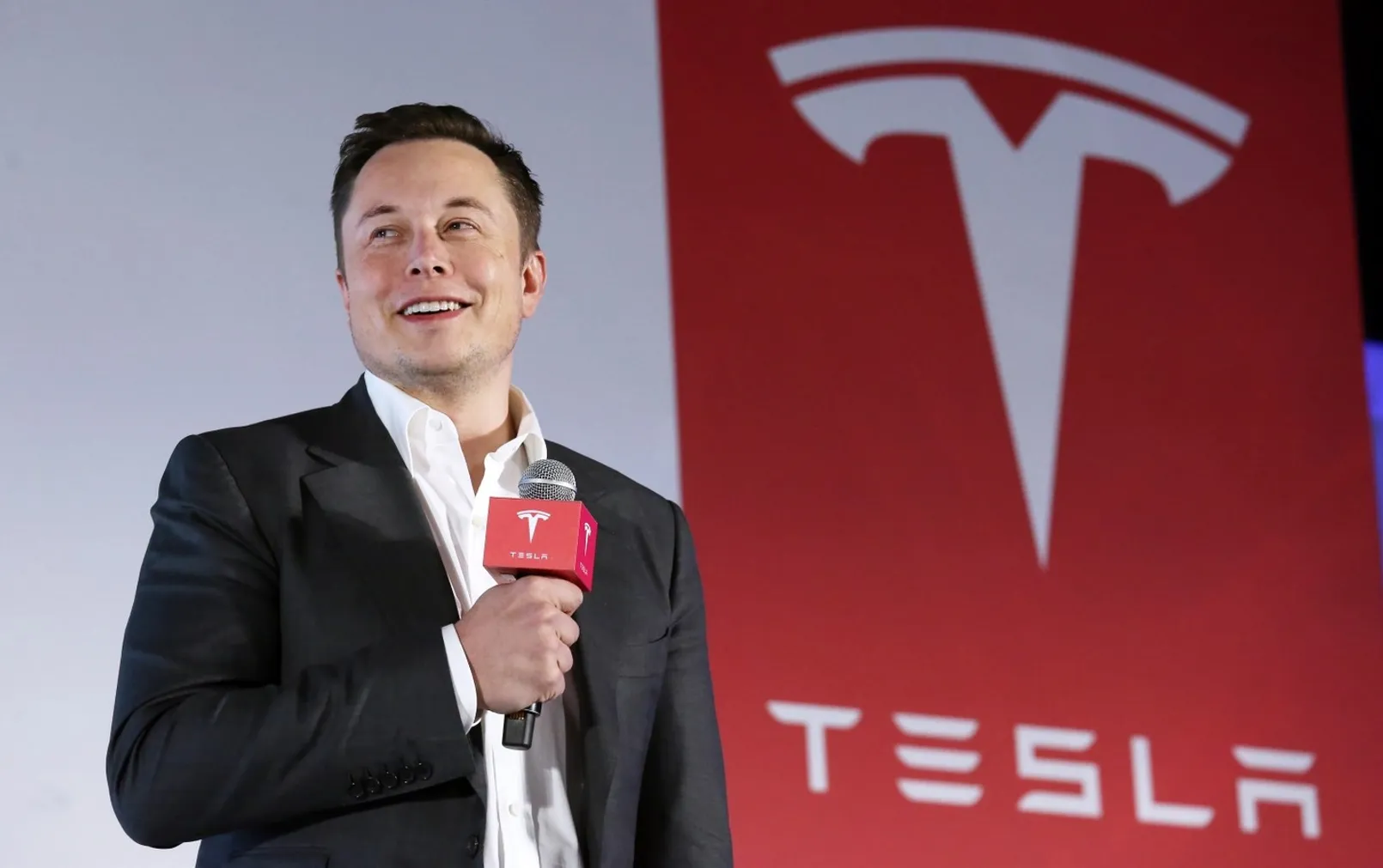 Elon Musk Tesla the Richest Man 01.jpg